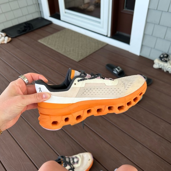 On Running Sneakers - Picture 8 of 8